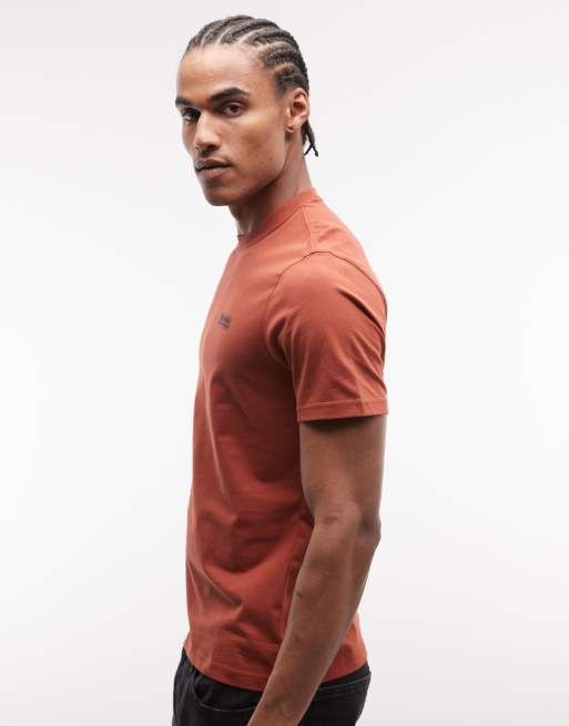 Barbour International – Mörkorange t-shirt med liten logga, 4 av 5