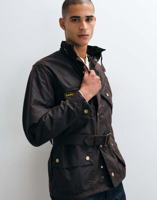 Barbour International Original gewachste Jacke mit Gürtel in Burgunderrot, 5 von 5