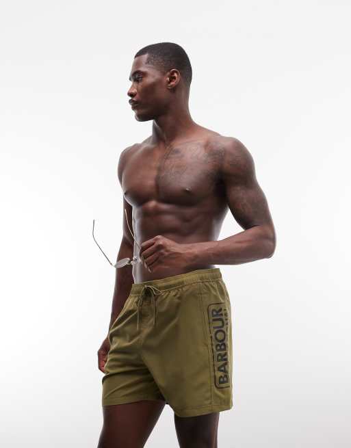 Barbour International - Pantaloncini da bagno kaki con logo grande, 2 di 5