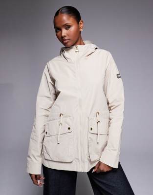 Barbour International - Piper - Wasserabweisende Jacke in Beige mit Kapuze und Raffung in der Taille-Neutral