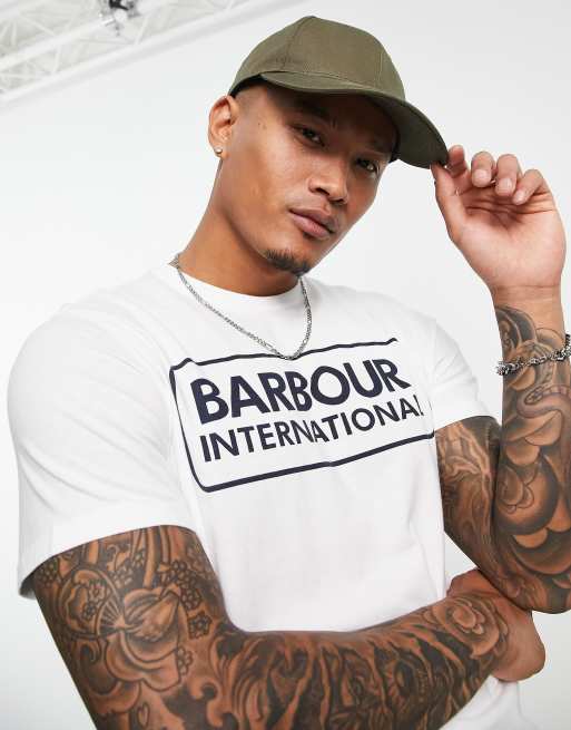 Barbour International – T-Shirt in Weiß mit großem Logo