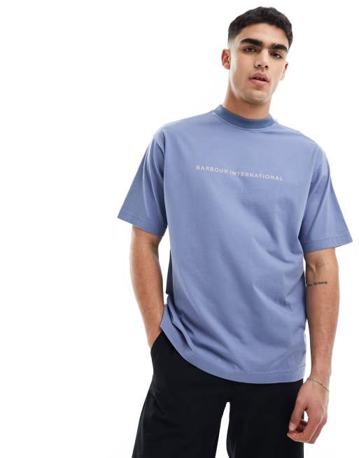 Barbour International - T-shirt met gestapeld logo in lichtblauw