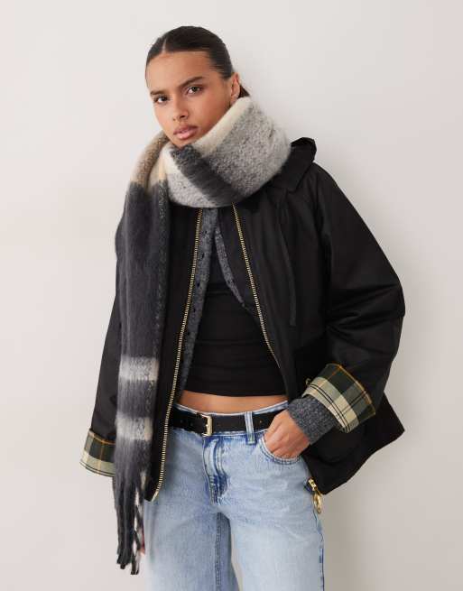 Barbour Isla Boucle chunky knit tartan check knit scarf in navy/white, 2 of 3
