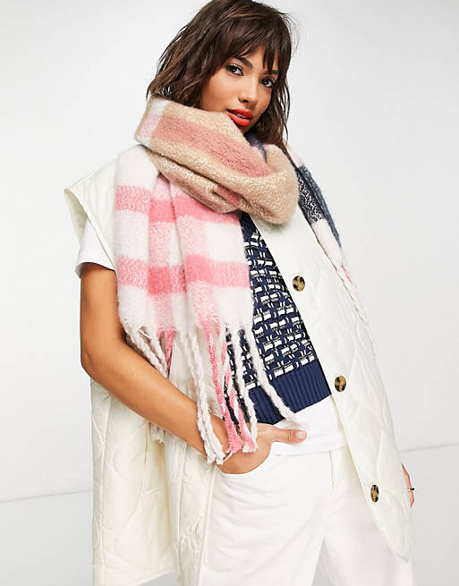 Barbour Isla tartan boucle scarf in pink and navy