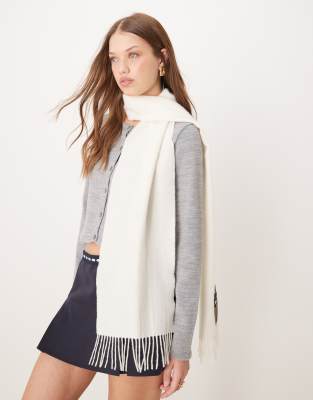 Barbour Lambswool woven scarf in cream-White