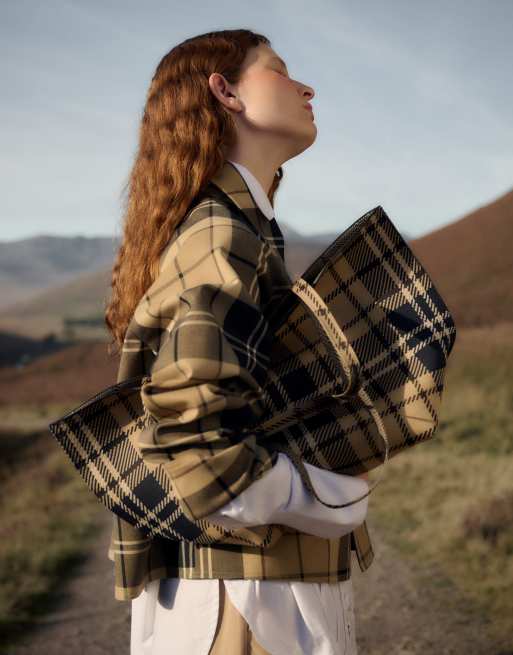 Barbour Layla tartan check large tote bag in beige/navy, 2 of 5