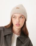 Barbour Pendle beanie hat in light stone-Neutral