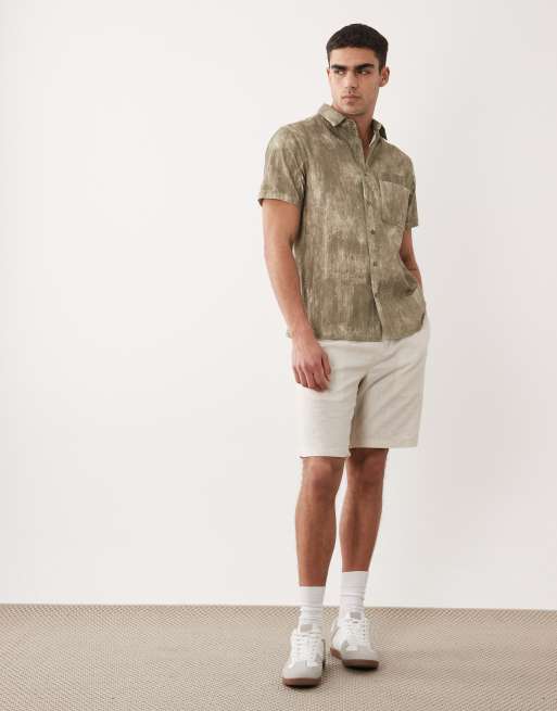 Barbour Ross short sleeve washed leaf print relaxed shirt in khaki, 2 of 5