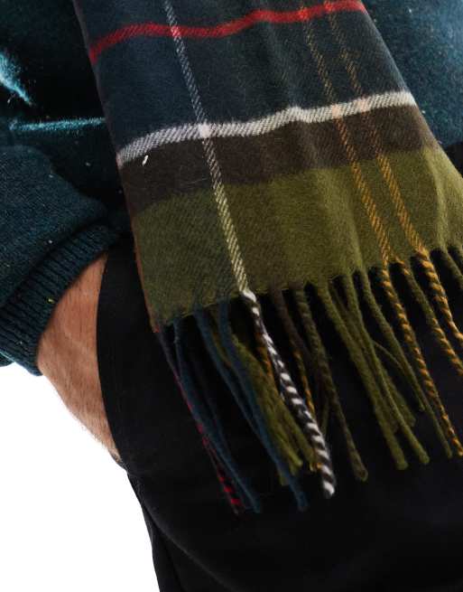 Barbour Schal Yaxley tartan wool mix scarf in green | ASOS