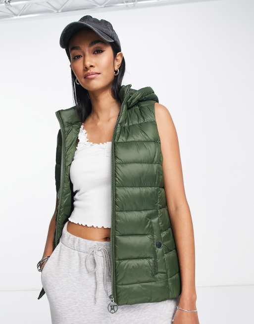 Barbour Shaw quilted vest in sage