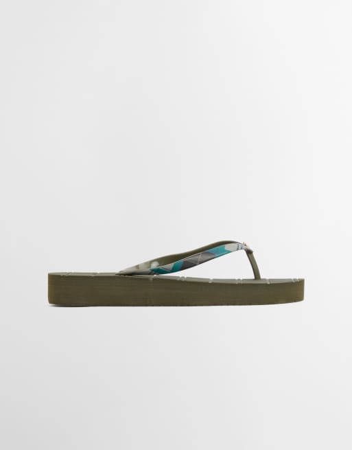 Barbour Tilda toe post tartan sandal in green, 2 of 5