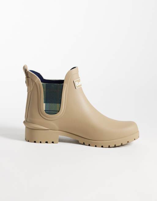 Barbour Wilton tartan gumboots in beige, 4 of 4