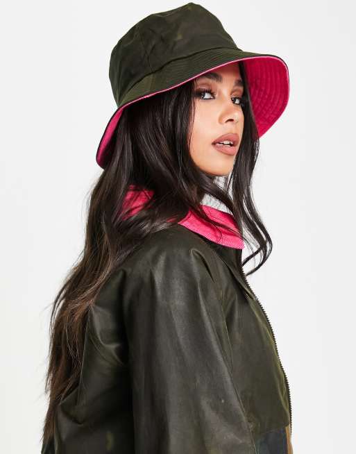 Barbour x ASOS Exclusive – Lorna – Dwustronny kapelusz typu bucket w kolorze khaki