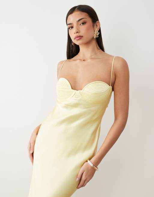 Bardot - Devi - Citrongul cami-maxikjole i satin med åben ryg og skåldetaljer, 2 af 4