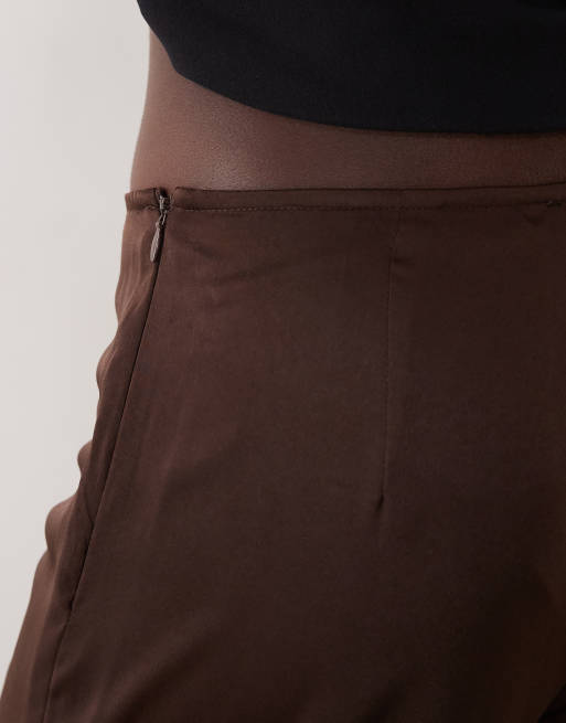 Bardot Devin mid rise satin trousers in dark chocolate , 3 of 5