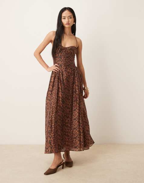 Bardot - Estie - Maxikjole med hjerteformet hals og tynde stropper samt snøredetalje i ryggen og rynkede hofter og leopardprint - view 1