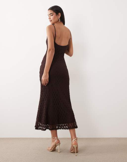 Bardot - Karla - Midi cami-jurk van kant en mesh met gouden afwerking in chocoladebruin, 4 van 4