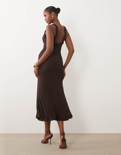 Bardot lace sweetheart neck sleeveless midi dress in chocolate, 3 of 4