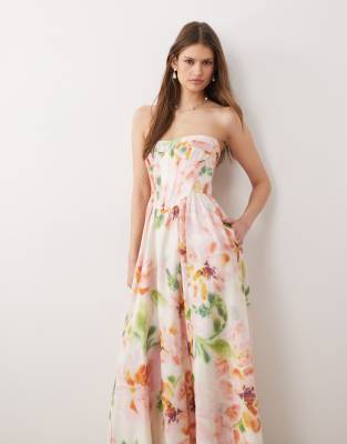 Bardot - Lola - Trägerloses Maxikleid in Rosa mit verschwommenem Blumenmuster und Korsett-Detail mit Stäbchen