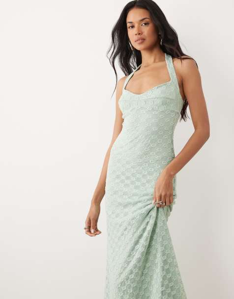 Bardot - Mariko - Salviegrøn halterneck-maxikjole med blomsterbroderi - Kun hos ASOS - view 1