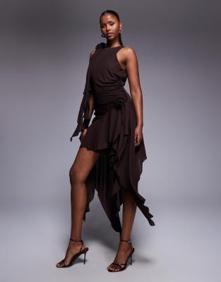 Bardot - Robe courte avec volants et détail grosse fleur - Chocolat-Brown