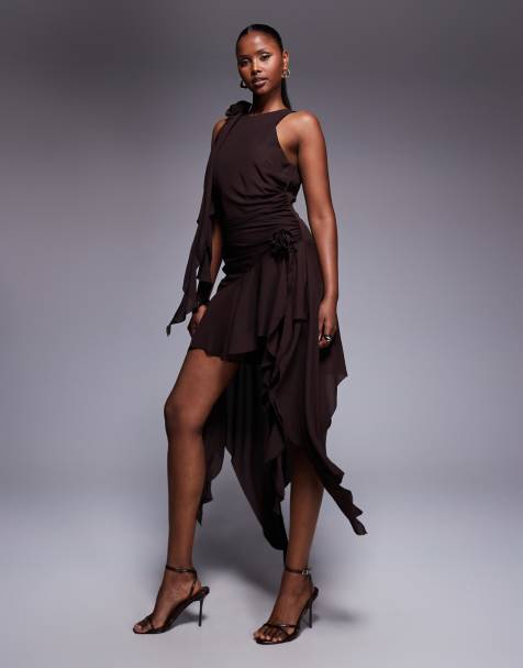 Bardot - Robe courte avec volants et détail grosse fleur - Chocolat - view 1