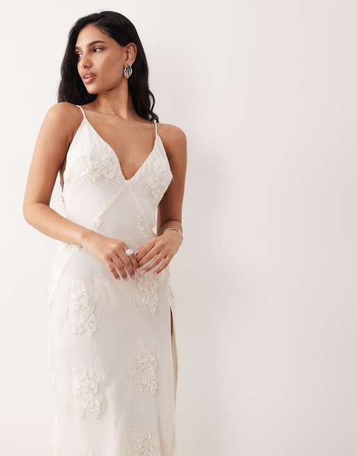 Bardot - Romaya - Vestito lungo in chiffon color avorio con scollo a V e applicazioni floreali, 2 di 4