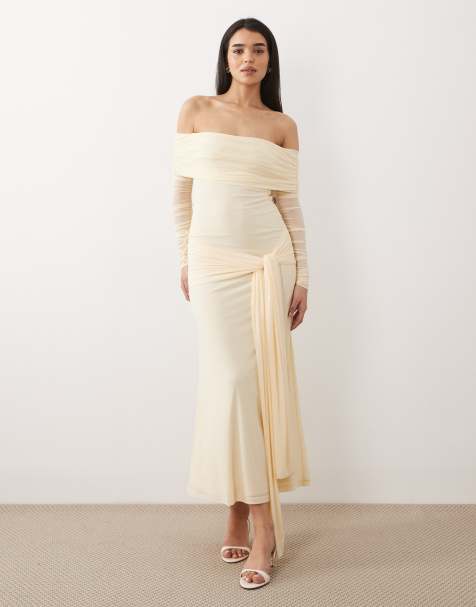 Bardot - Selina - Maxi jurk van mesh met diepe bardot-hals en gedrapeerde detail aan de taille in zachtgeel - view 1