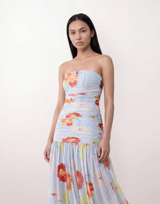 Bardot – Solana – Blå, blommig maxiklänning i mesh med rysch och bandeau-ringning, 2 av 4