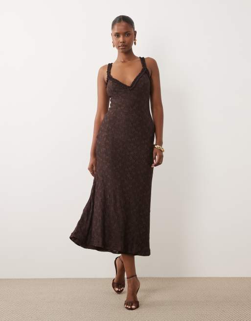 Bardot - Vestito midi senza maniche in pizzo color cioccolato con scollo a cuore, 1 di 4