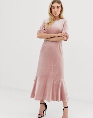 фото Бархатное платье миди с баской unique21-розовый