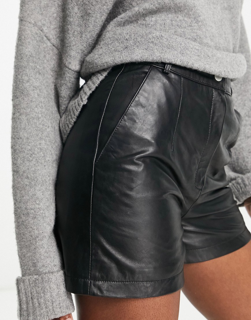 Barney’s Originals real leather shorts-Black