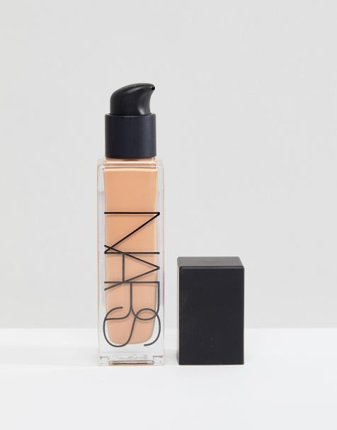 Base de maquillaje duradero Natural Radiant de NARS - view 1