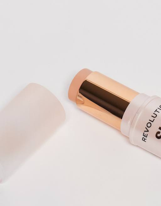 Base de maquillaje en barra de cobertura semitransparente Skin Silk Glow Tint de Revolution , 3 de 4