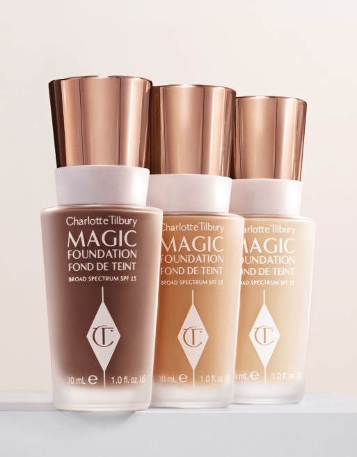 Base de maquillaje Magic de Charlotte Tilbury, 3 de 4