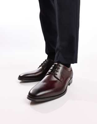  Dome lace up shoe 