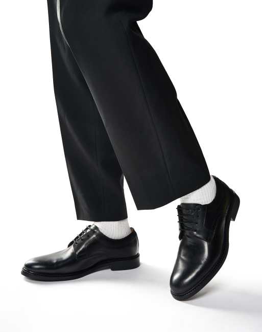 Base London Drake waxy shoe in black