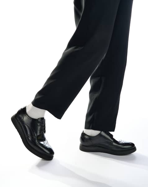 Base London Joe brogue shoe in black leather - view 1