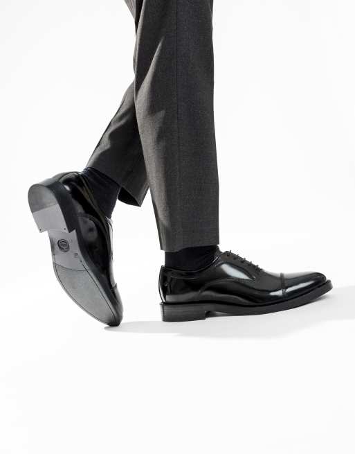 Base London Roma toe cap shoe in black, 2 of 4