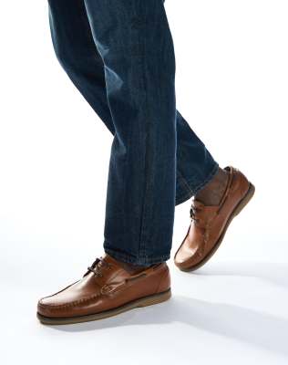  Stern boat shoe in tan