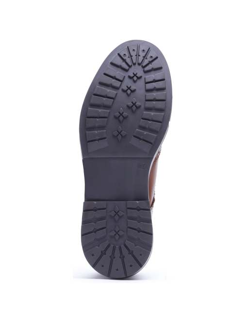 Base London Tanner brogue shoe in tan, 3 of 4