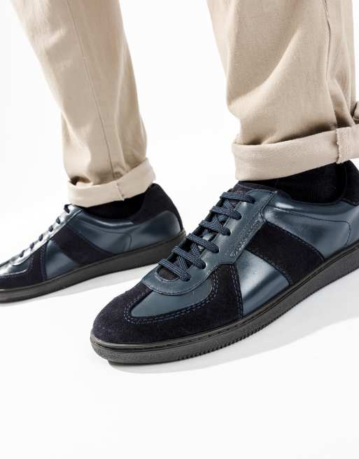 Base London Tommo lace up trainer in navy, 3 of 4