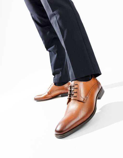 Base London Vance lace up shoe in tan, 4 of 4