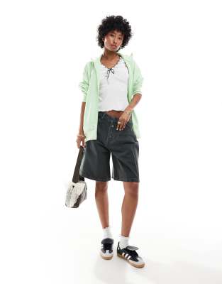 Basic Pleasure Mode brody pleated denim jorts in charcoal-Grey φωτογραφία