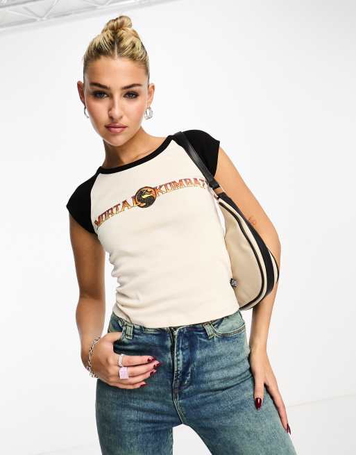 Basic Pleasure Mode – Finish Him – Knapp geschnittenes T-Shirt in Weiß mit „Mortal Kombat“-Print