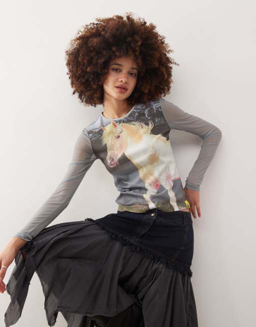 Basic Pleasure Mode – Grå, långärmad t-shirt i baby-design med ponnytryck