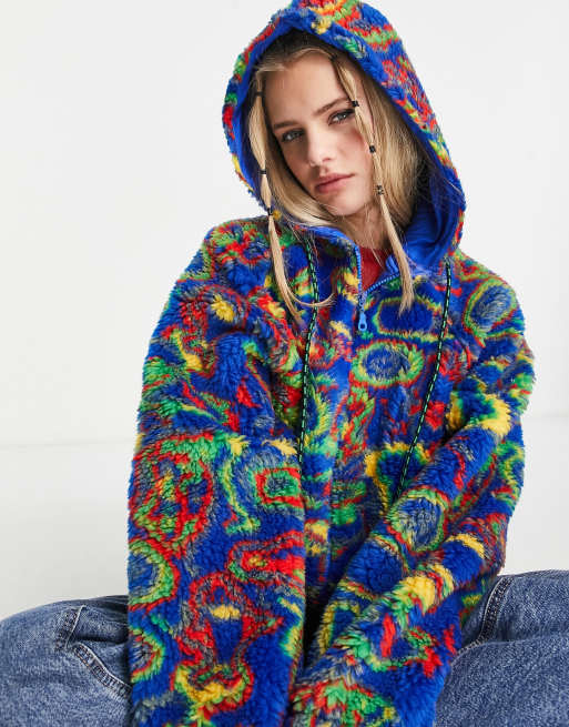 Basic Pleasure Mode – Jacke aus Fleece-Teddyfell mit buntem, verzerrtem Muster, Kapuze und durchgehendem Reißverschluss