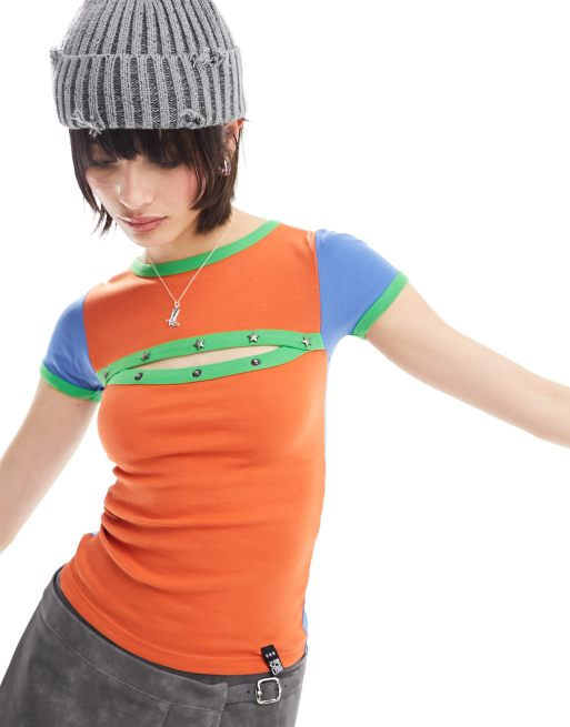 Basic Pleasure Mode - T-shirt ristretta multicolore con cut-out e bottoni a pressione