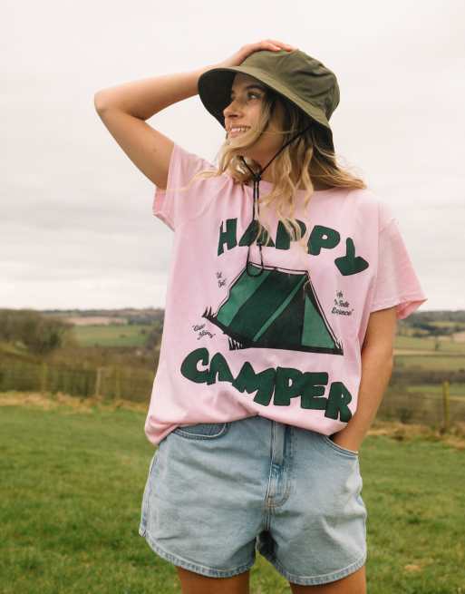 Batch1 unisex happy camper graphic t-shirt in pink