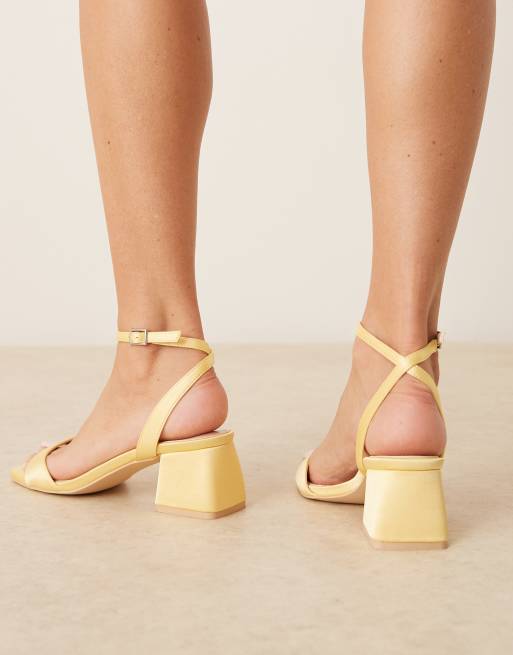 Be Mine - Alt til bruden - Ammie - Lysegule sandaler med lav blokhæl i satin, 3 af 4